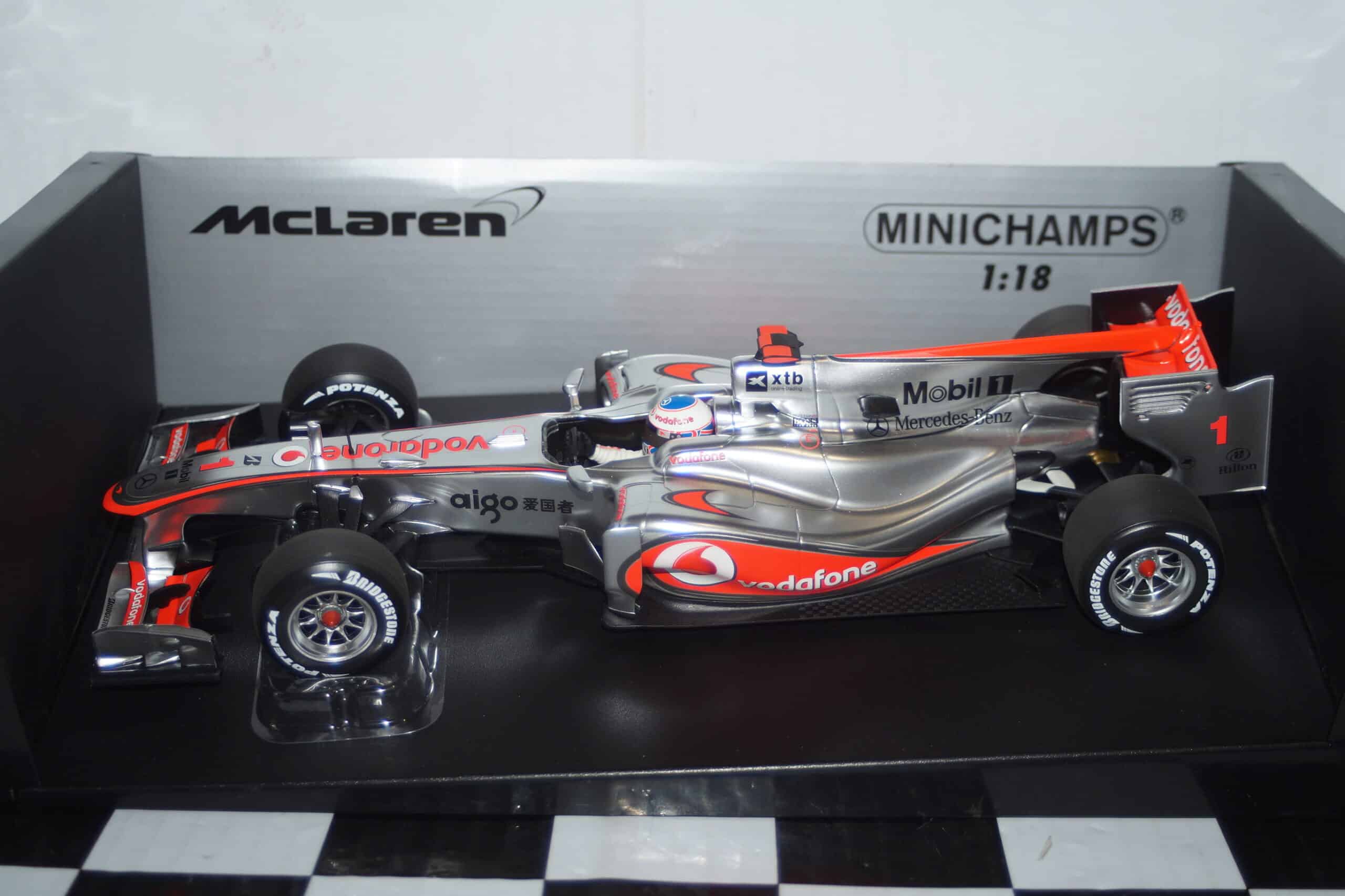 Minichamps mclaren mercedes mp4-25 j.button f1 2010 530 101801 1:18