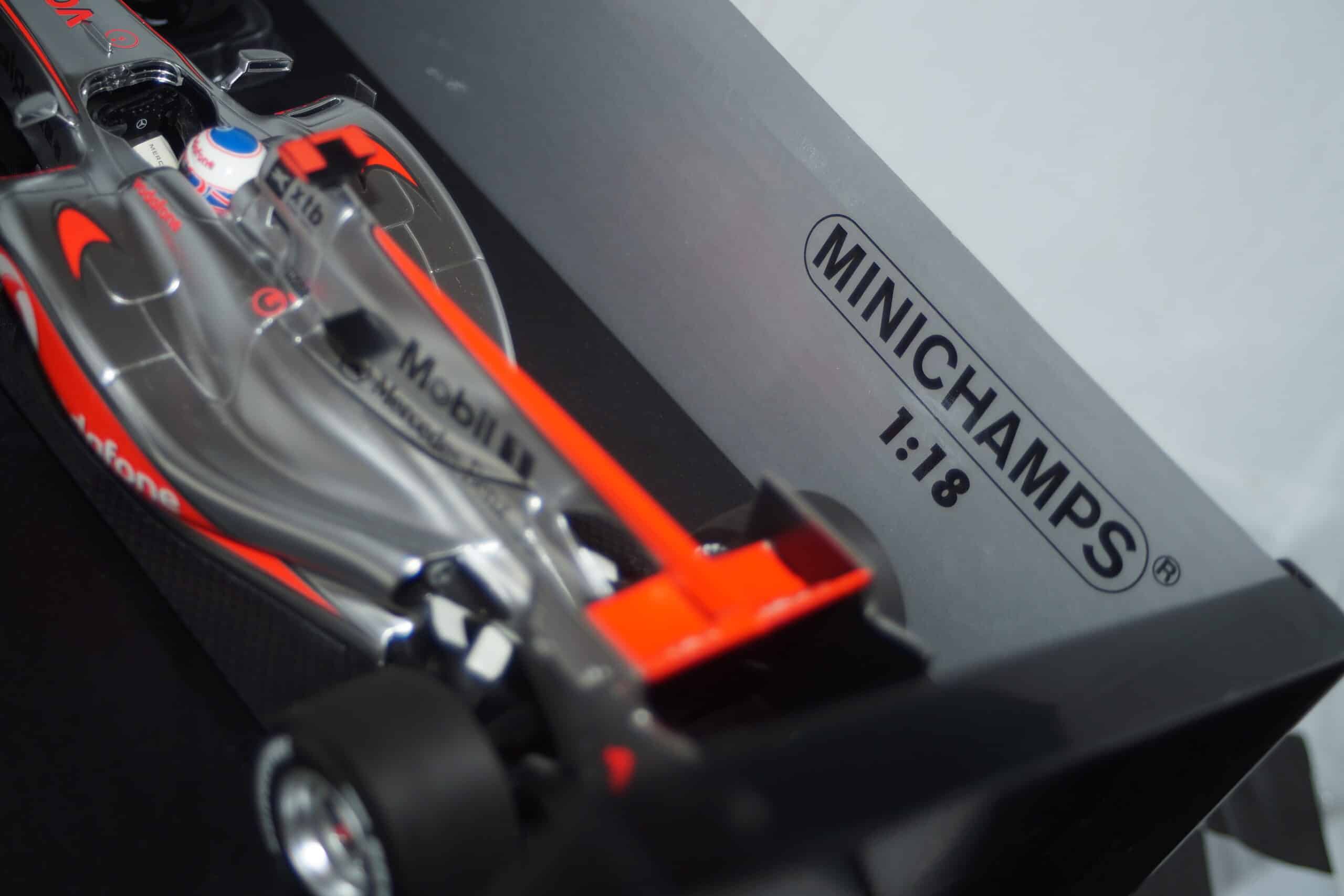 Minichamps mclaren mercedes mp4-25 j.button f1 2010 530 101801 1:18