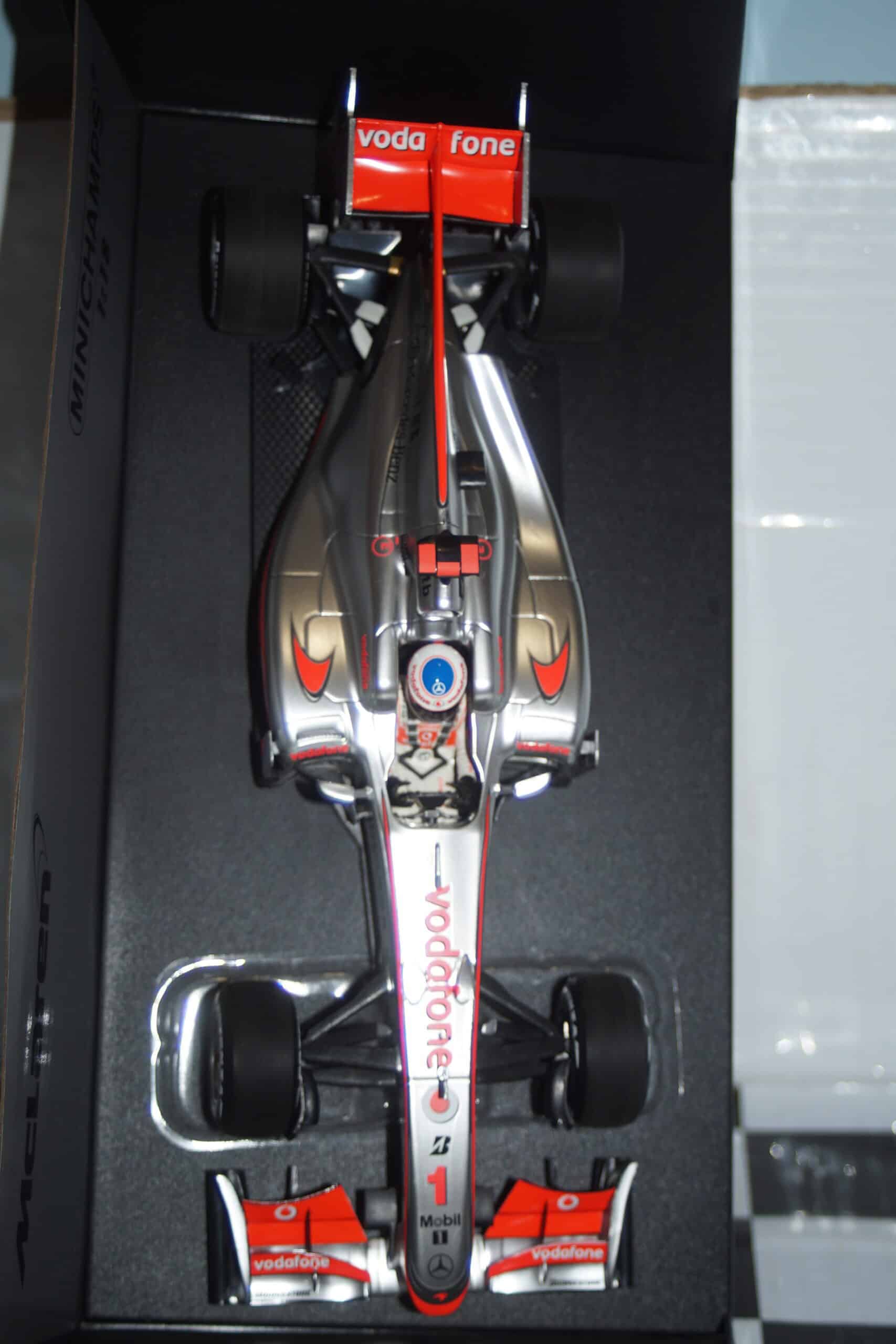 Minichamps mclaren mercedes mp4-25 j.button f1 2010 530 101801 1:18