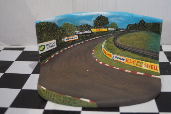 Vanguards bathurst 1966 2 x mini cooper diorama rd4002 1:43 scale