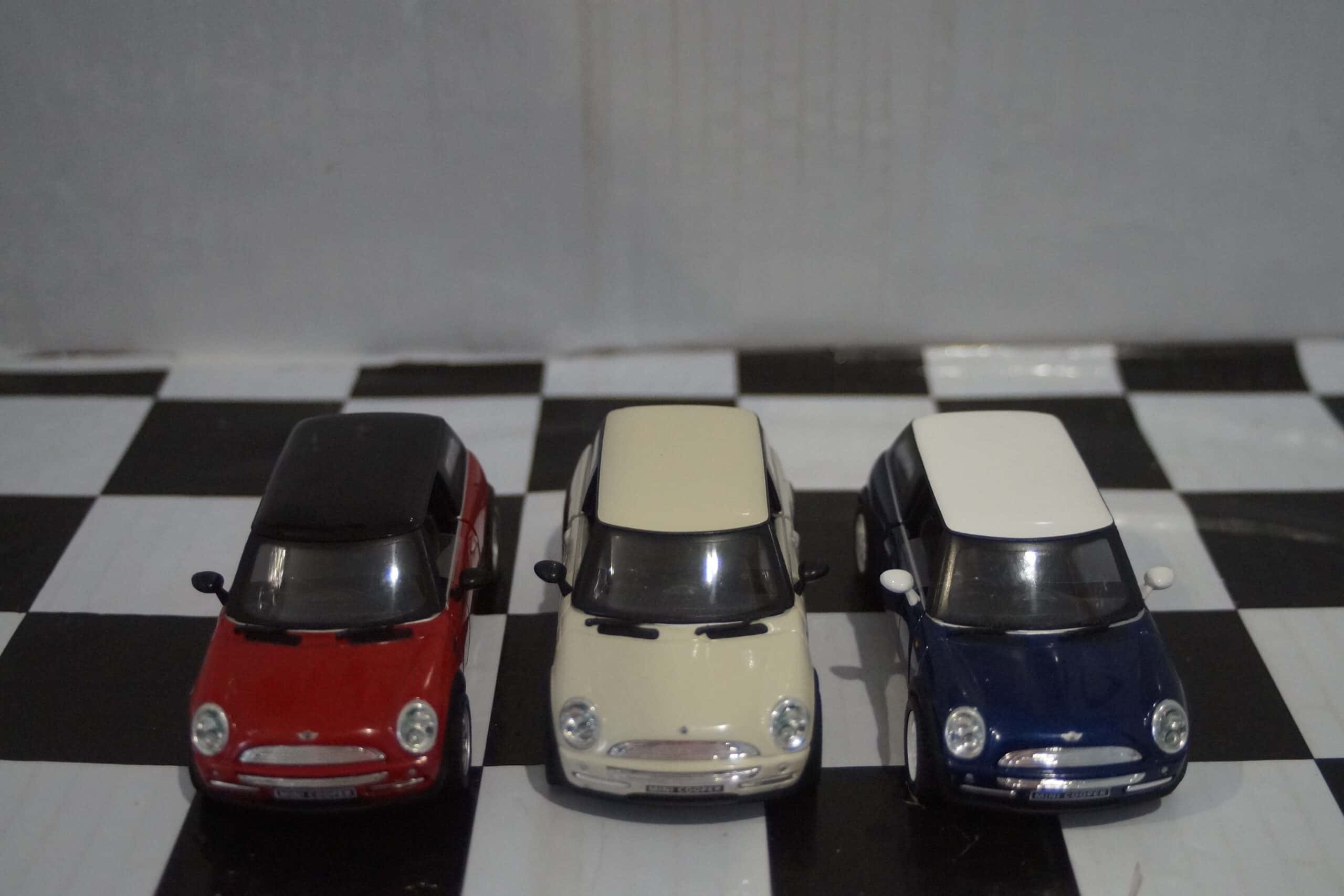 Corgi (based) austin rover mini 30 1959-1989 1:36 (approx)