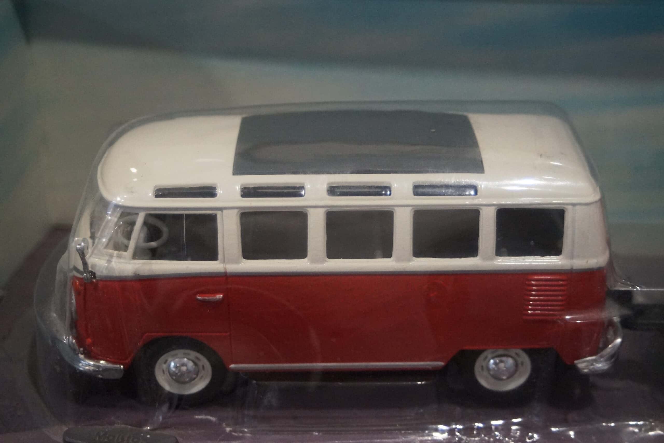 Maisto volkswagen camper (samba) and beetle 1:24 diecast ref 32913