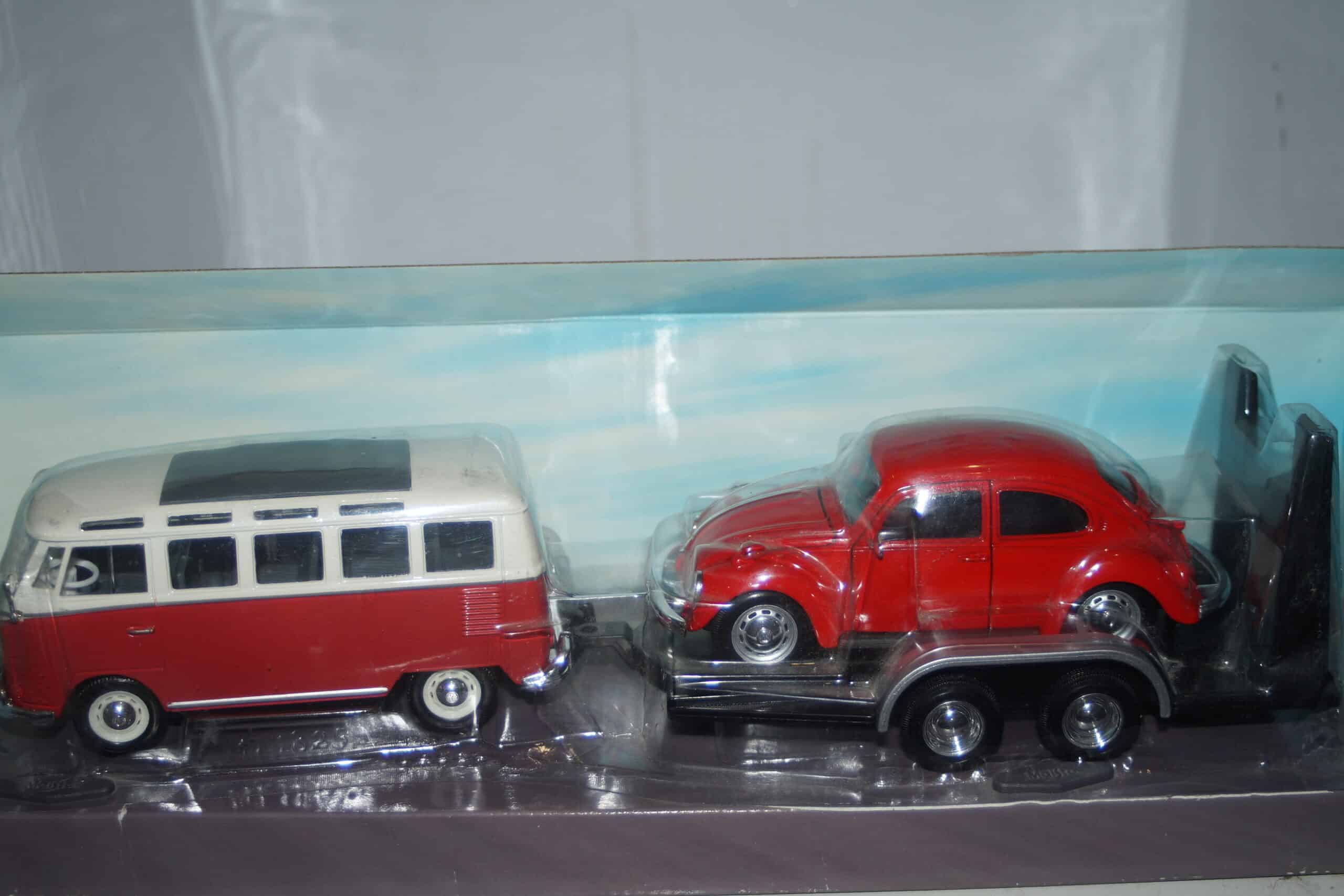 Maisto volkswagen camper (samba) and beetle 1:24 diecast ref 32913
