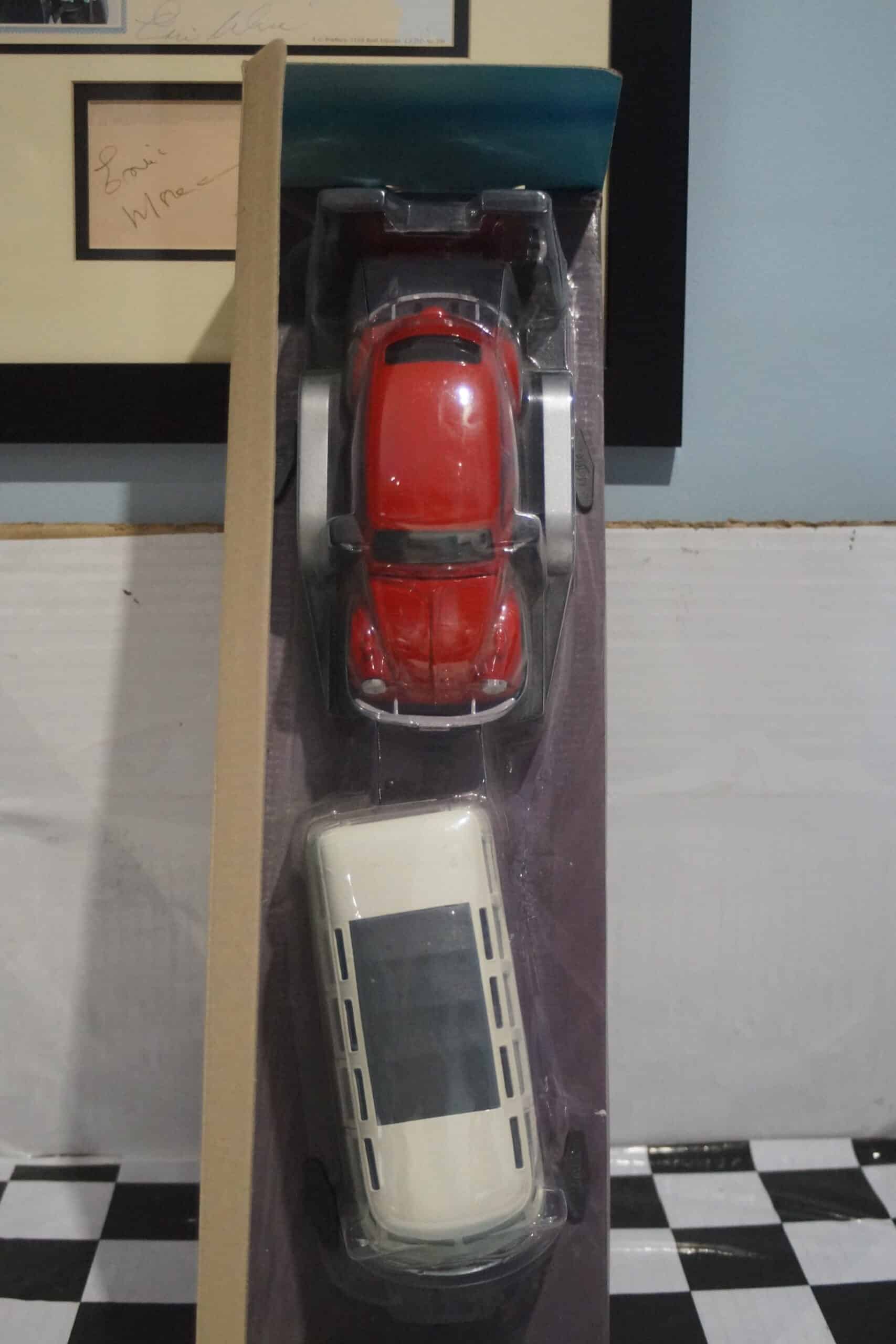 Maisto volkswagen camper (samba) and beetle 1:24 diecast ref 32913