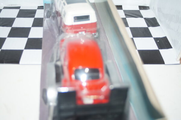 Maisto volkswagen camper (samba) and beetle 1:24 diecast ref 32913