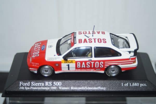 Minichamps ford sierra rs 500 #18 winner dtm zolder 1988 437 888018 1:43