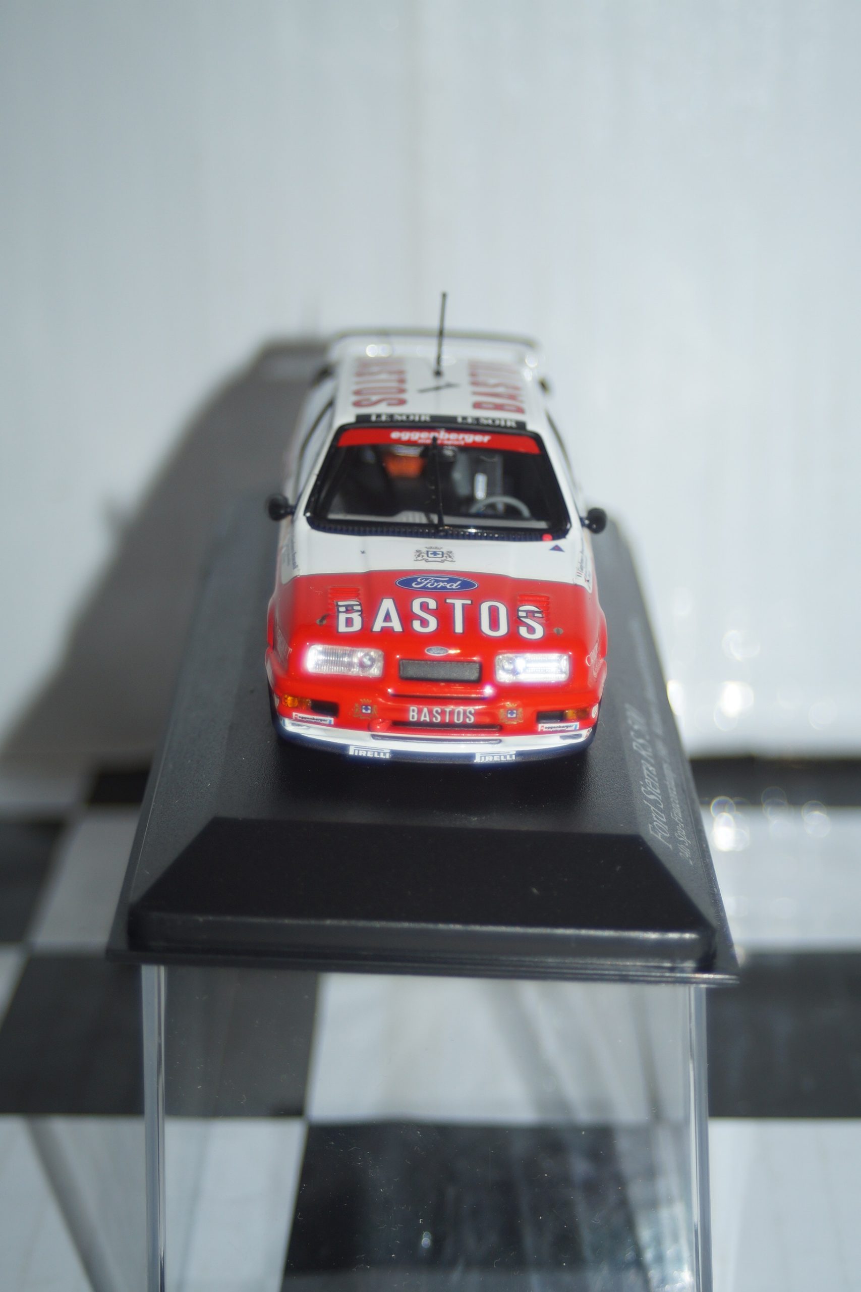 Minichamps ford sierra rs 500 #1 winners 24hr spa 1989 437 898001 1:43