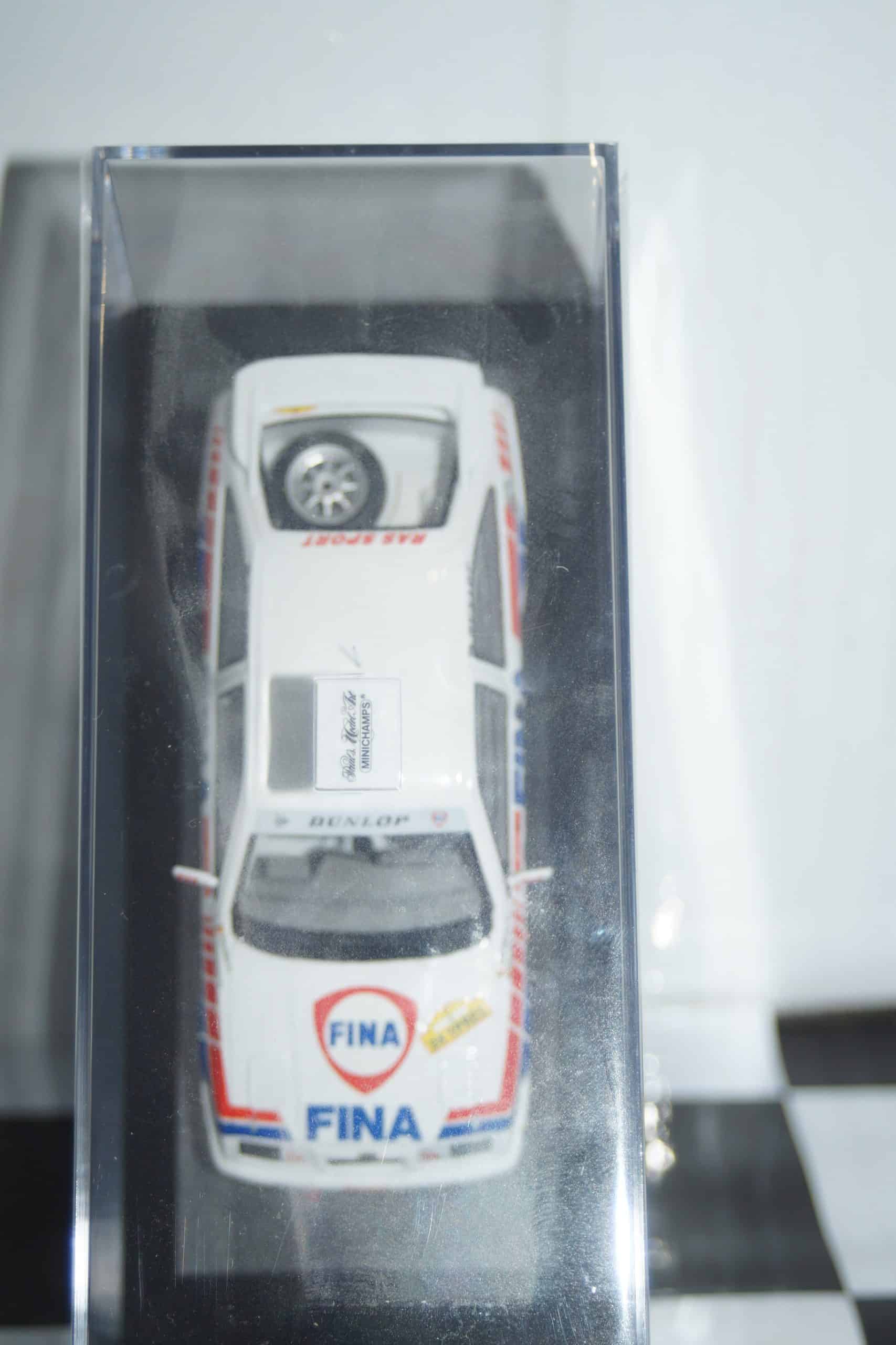 Minichamps ford sierra rs cosworth #15 tour de corse rally 1987  437 878015 1:43