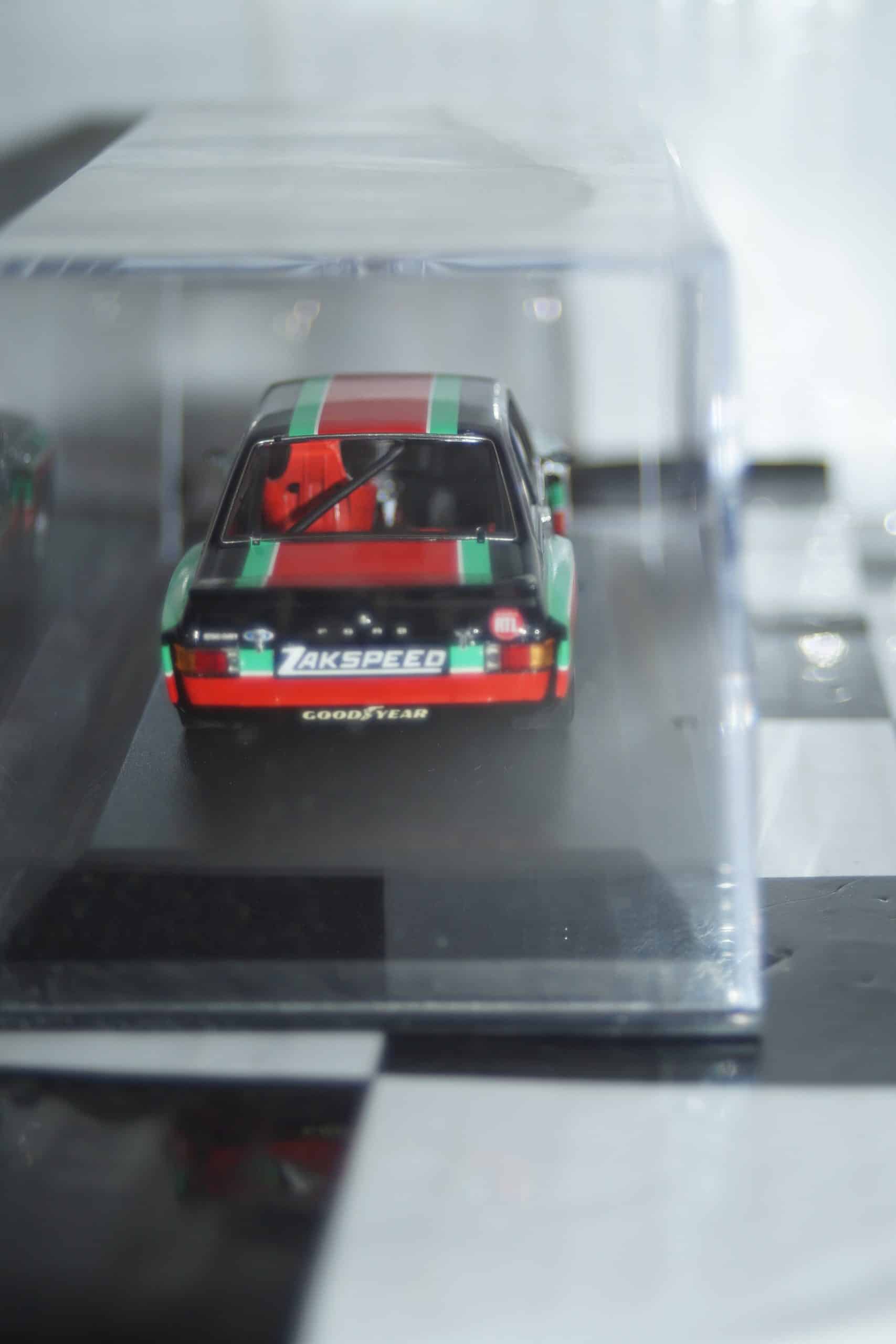 Minichamps ford escort mk2 rs2000 white 400 084300 1:43