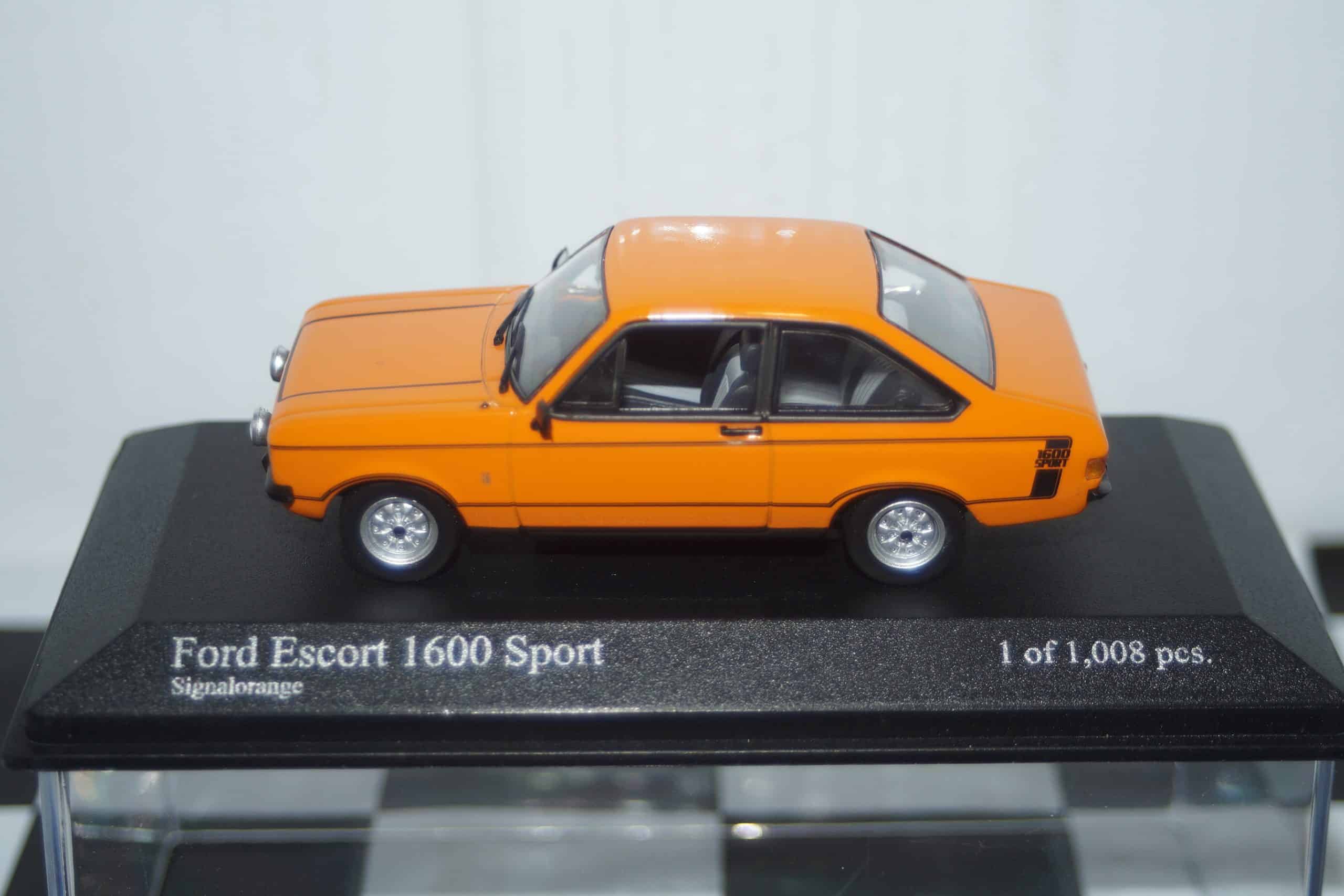Minichamps ford sierra rs cosworth #6 ypres rally 1989  437 898006 1:43