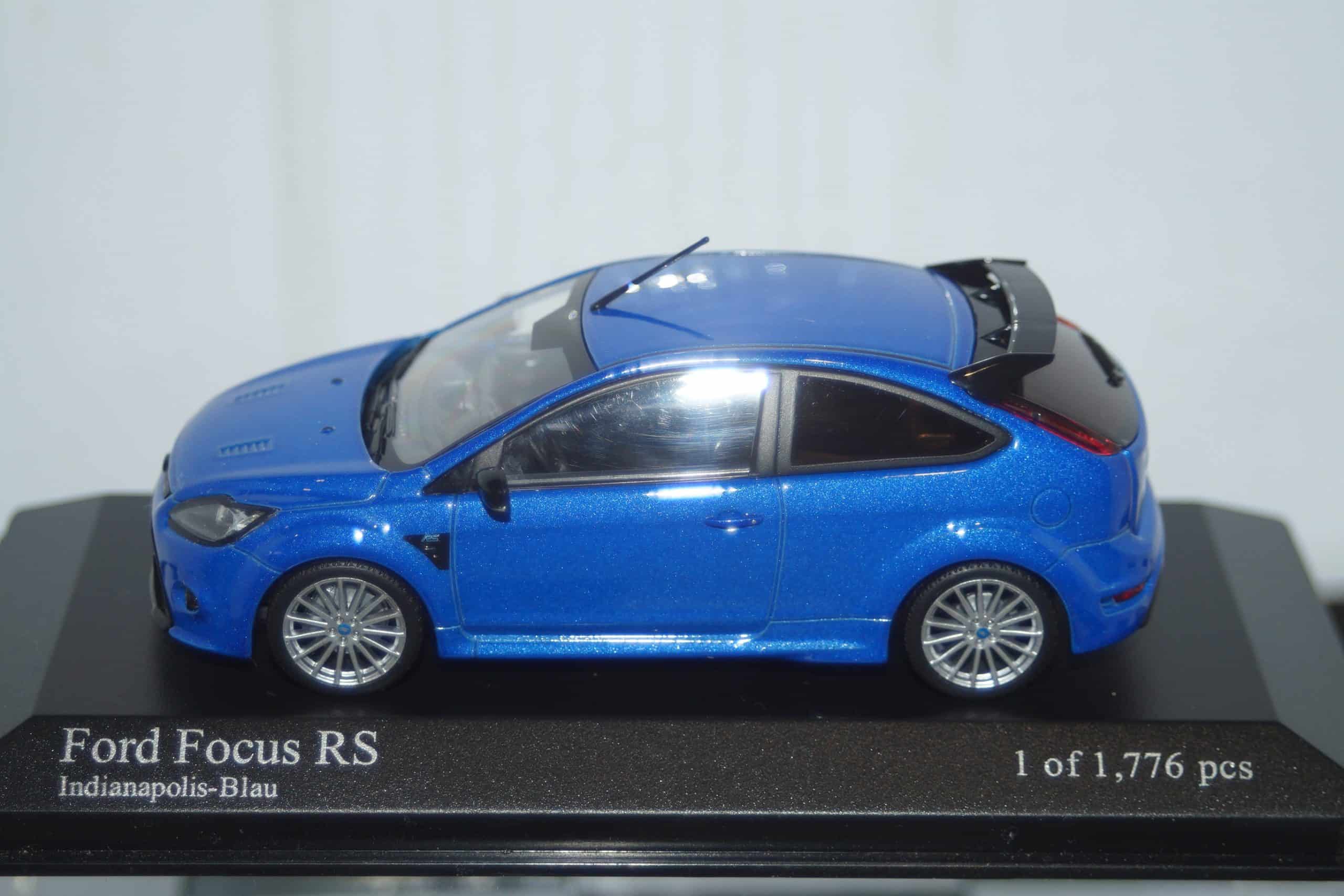 Minichamps ford focus rs 2009 blue metallic 400 088105 1:43