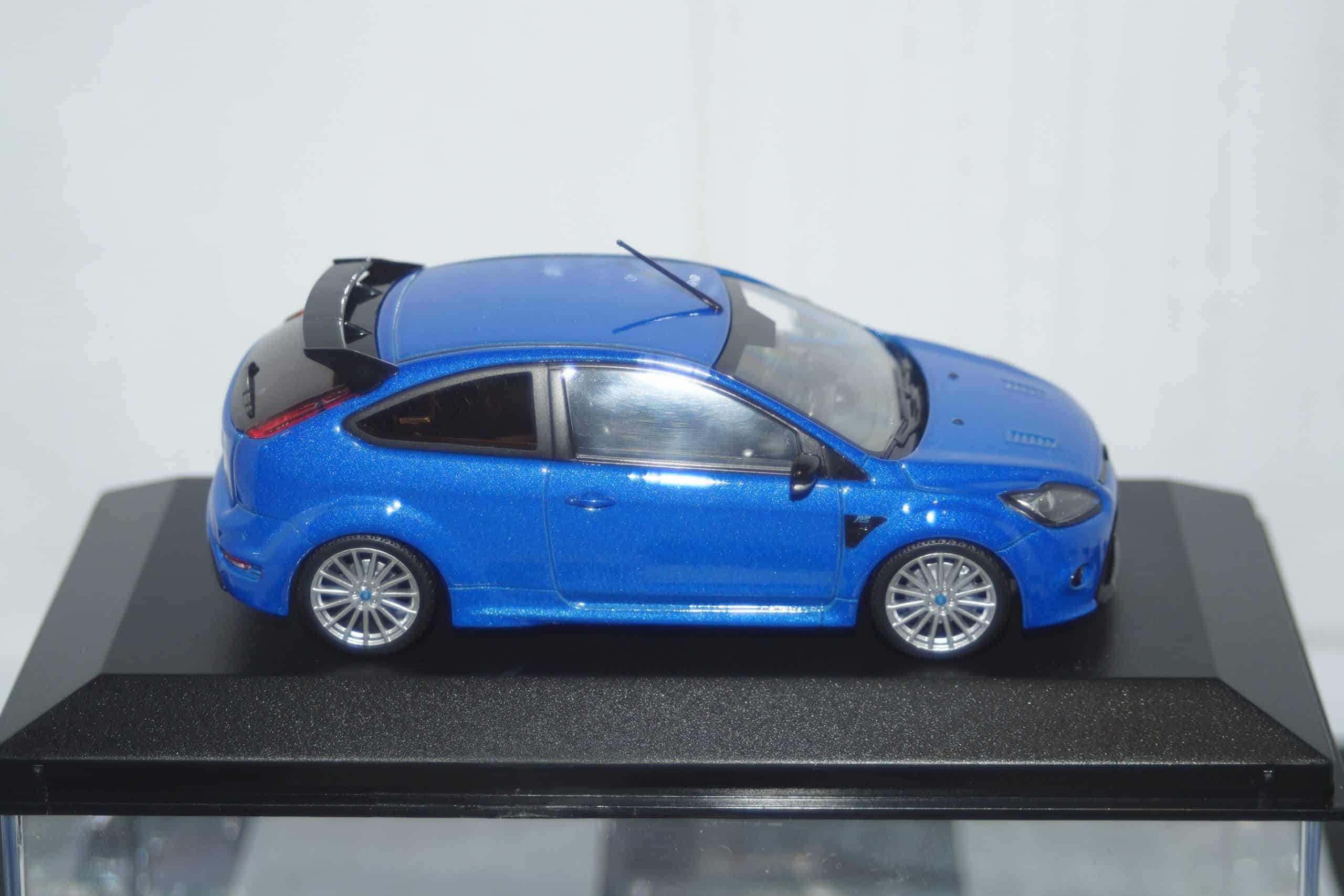 Minichamps ford focus rs 2009 blue metallic 400 088105 1:43