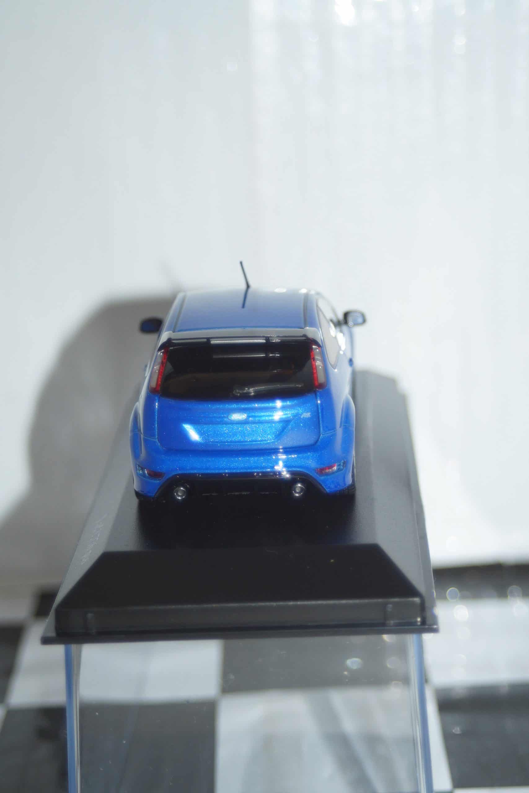 Minichamps ford focus rs 2009 blue metallic 400 088105 1:43