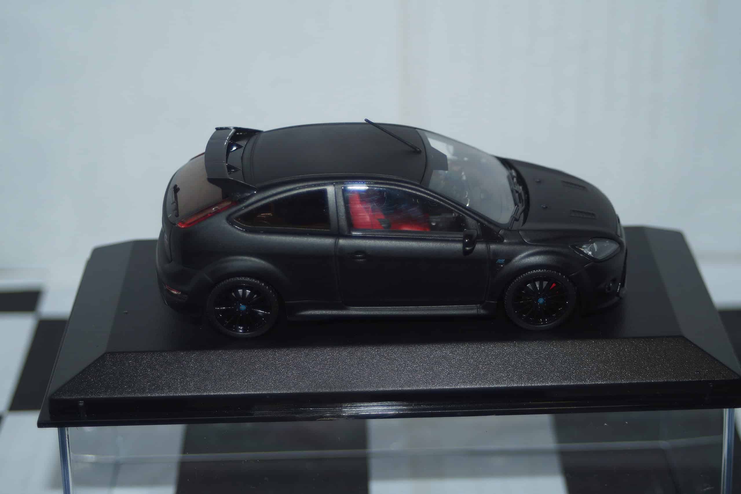 Minichamps ford focus rs500 (dealer box) 2010 matt black ltd 500 1:43