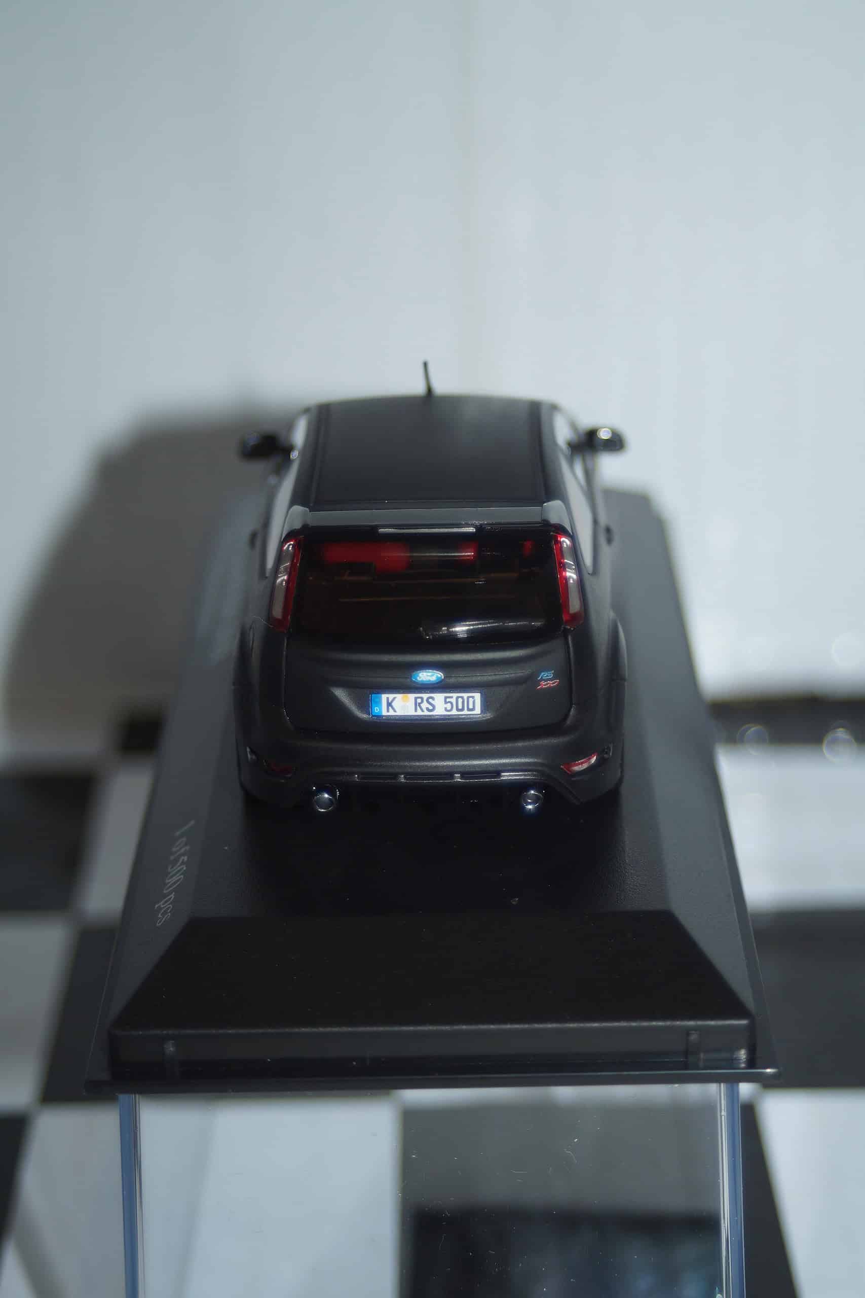 Minichamps ford focus rs500 (dealer box) 2010 matt black ltd 500 1:43