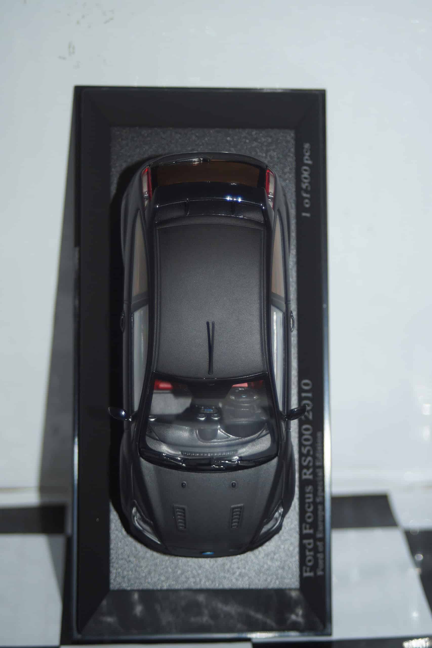 Minichamps ford focus rs500 (dealer box) 2010 matt black ltd 500 1:43