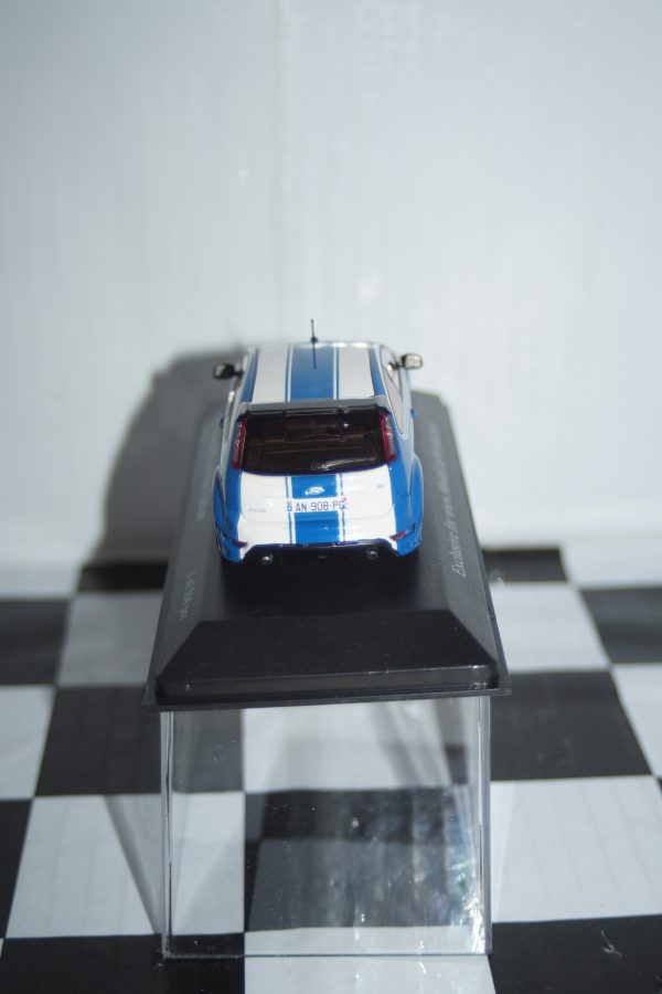 Minichamps ford focus rs le mans edition 2010 white with blue 400 088172 1:43
