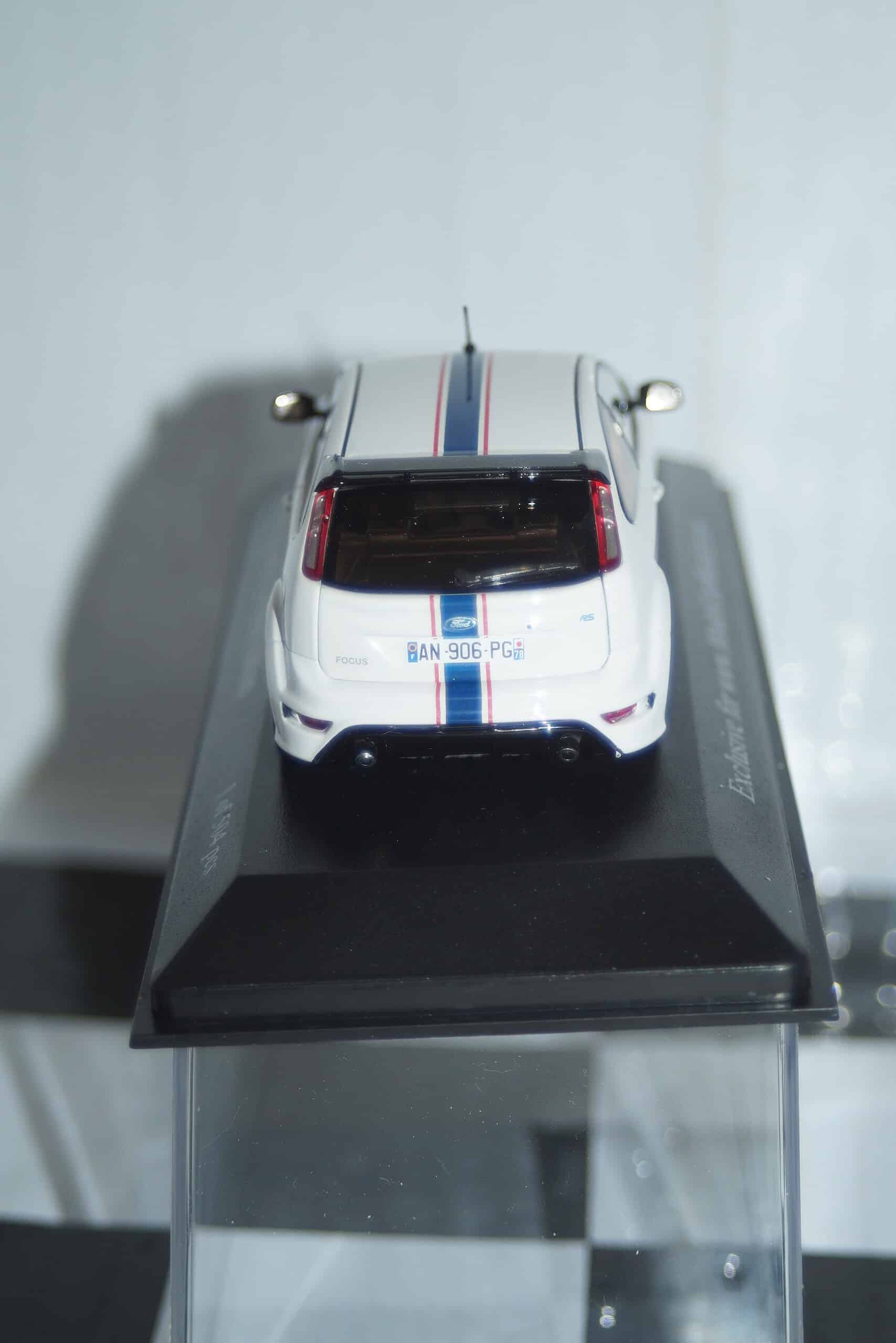 Minichamps ford focus rs le mans edition 2010 black 400 088166 1:43