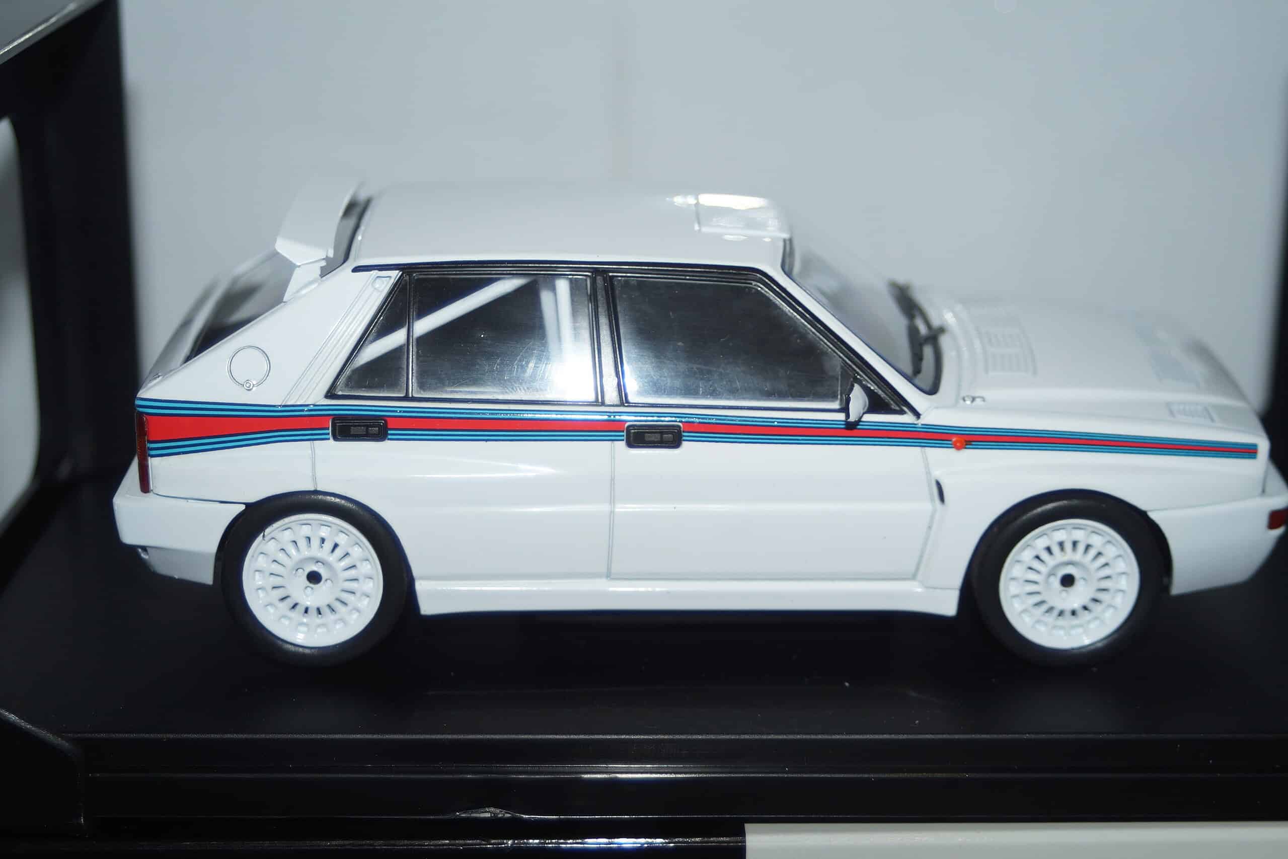 Whitebox lancia delta integrale 16v 1989 white 1:24 wb124238