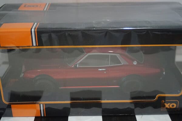 Ixo toyota celica 2000 gt(ra21)  "custom" 1977 metallic red 1:18 18rmc190.22