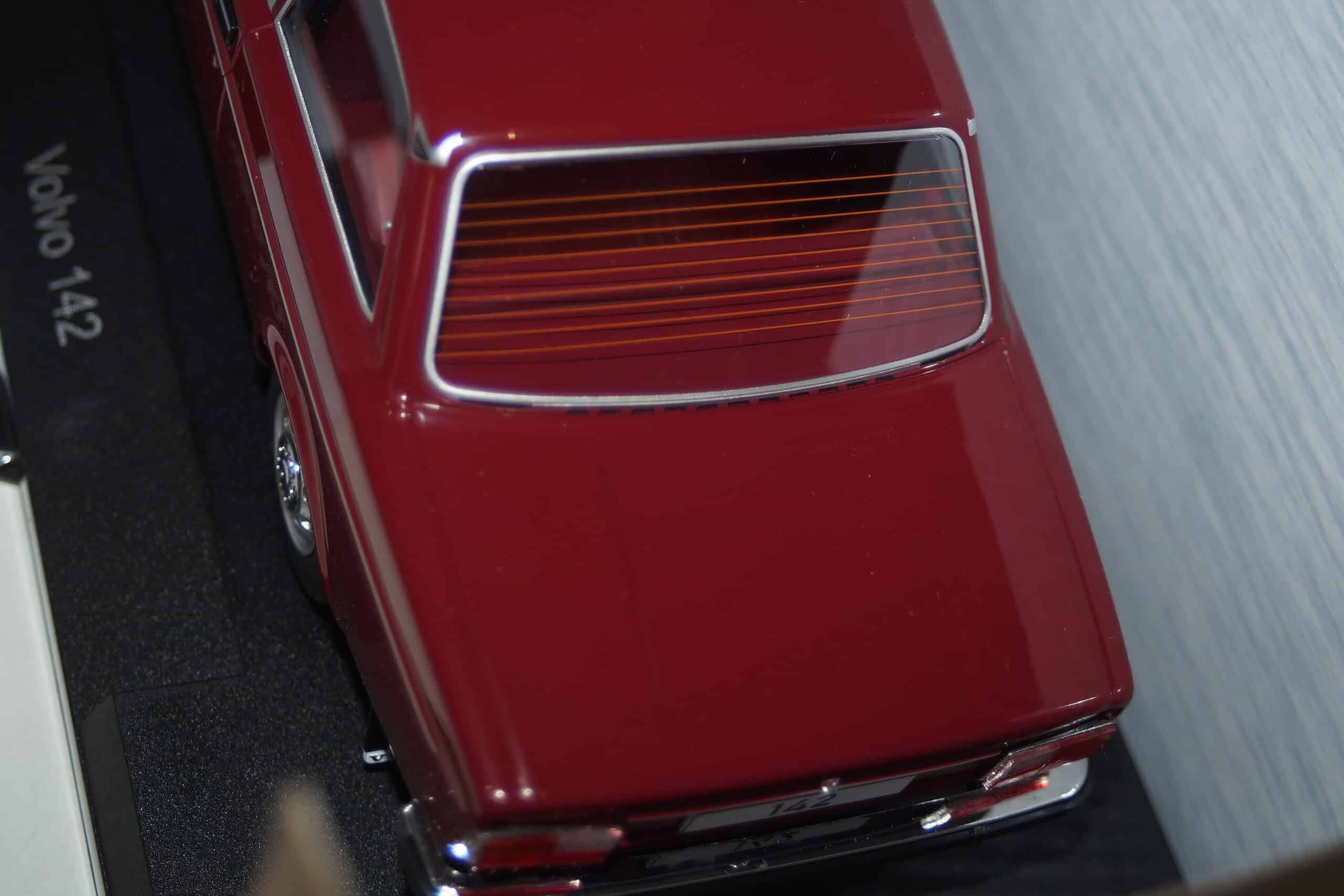 Modelcar group volvo 142 burgundy red 1:18 scale mcg18443