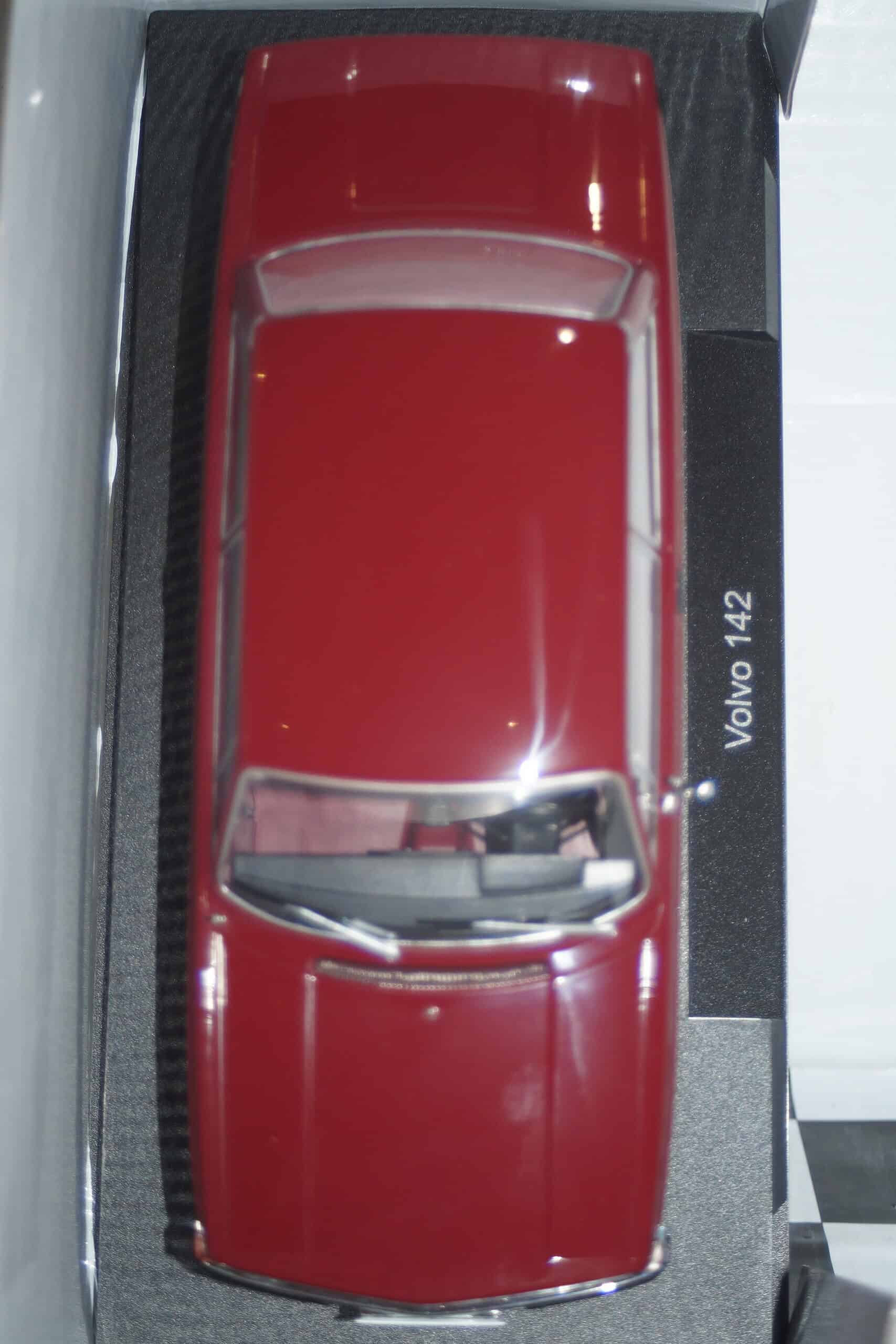 Modelcar group volvo 142 burgundy red 1:18 scale mcg18443