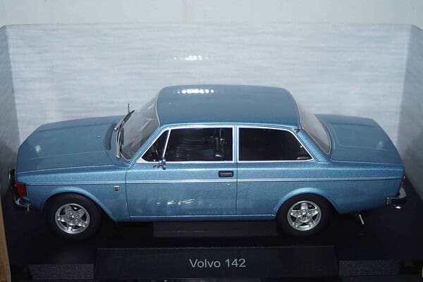 Modelcar group volvo 142 metallic blue 1:18 scale mcg18444