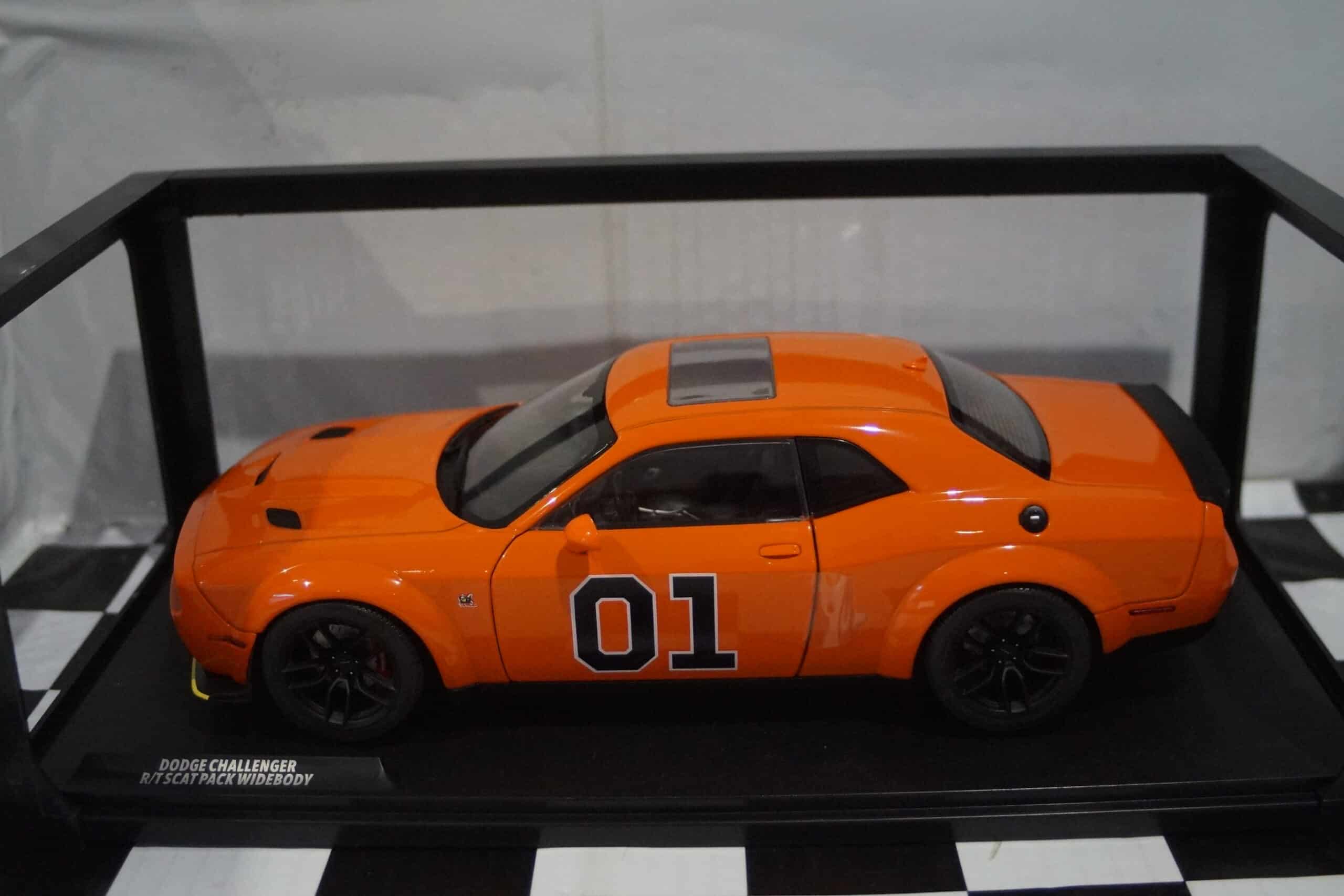 Solido dodge challenger r/t scat pack wideboy (hazzard tribute) 1:18 diecast s1805713