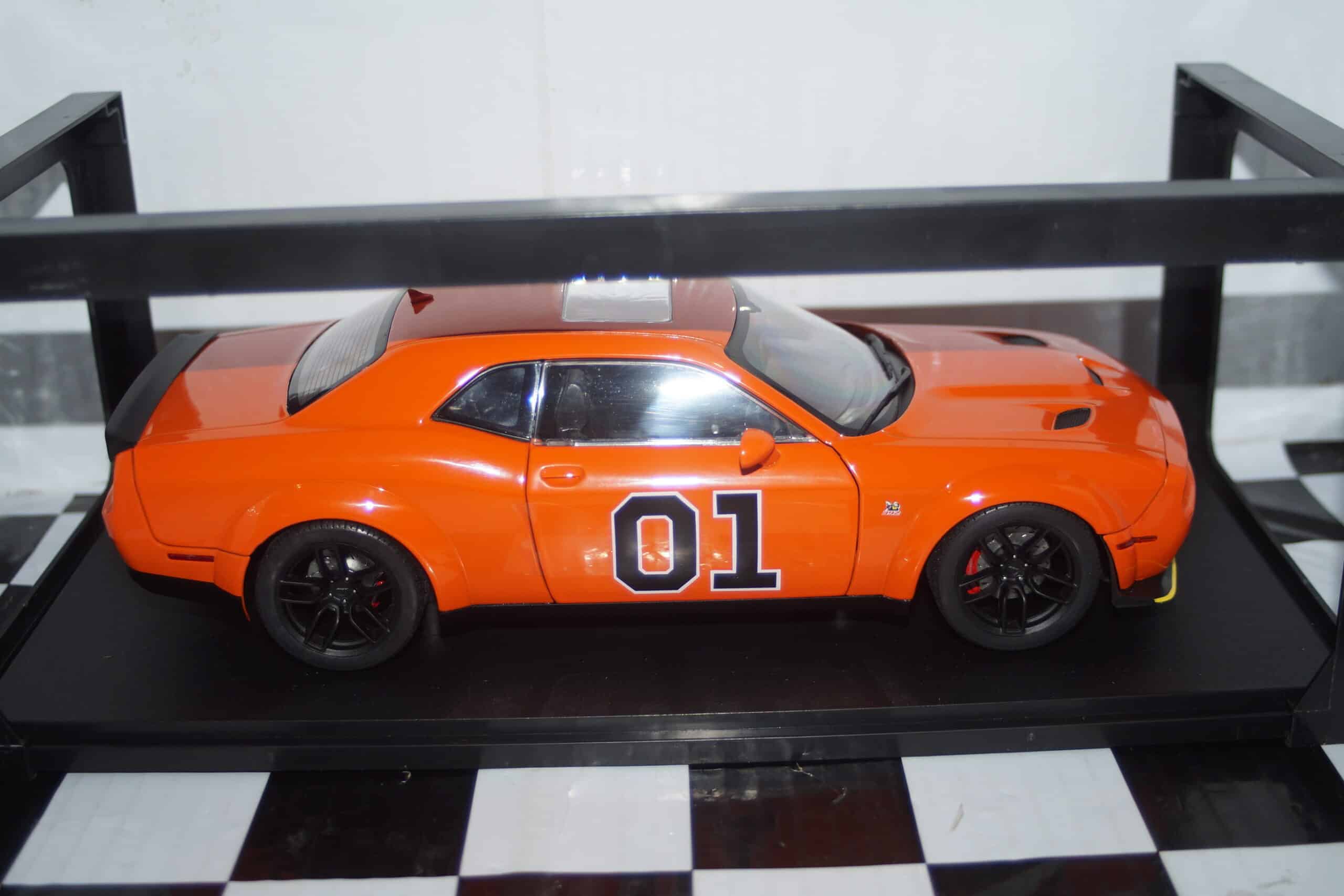 Solido dodge challenger r/t scat pack wideboy (hazzard tribute) 1:18 diecast s1805713