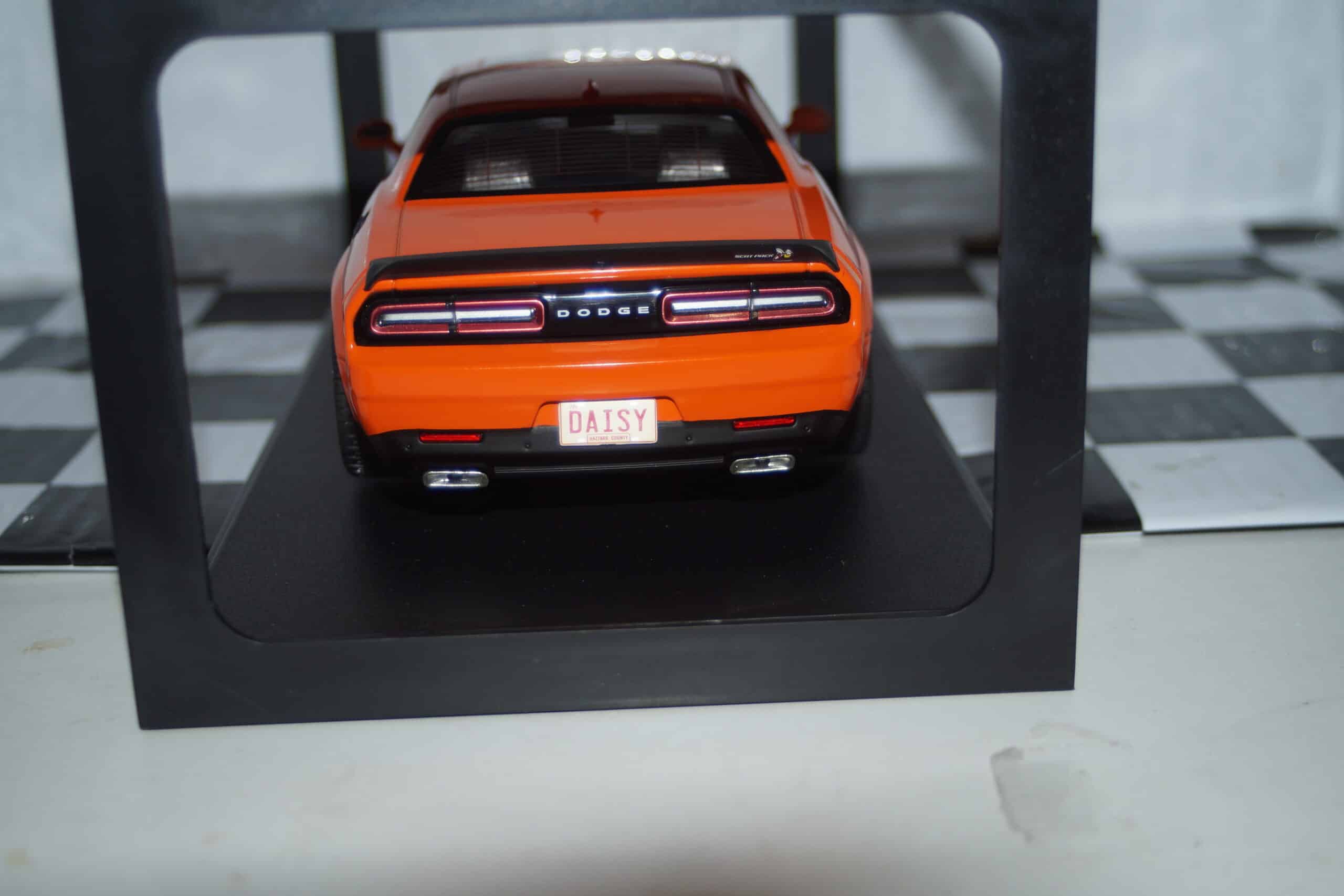 Solido dodge challenger r/t scat pack wideboy (hazzard tribute) 1:18 diecast s1805713