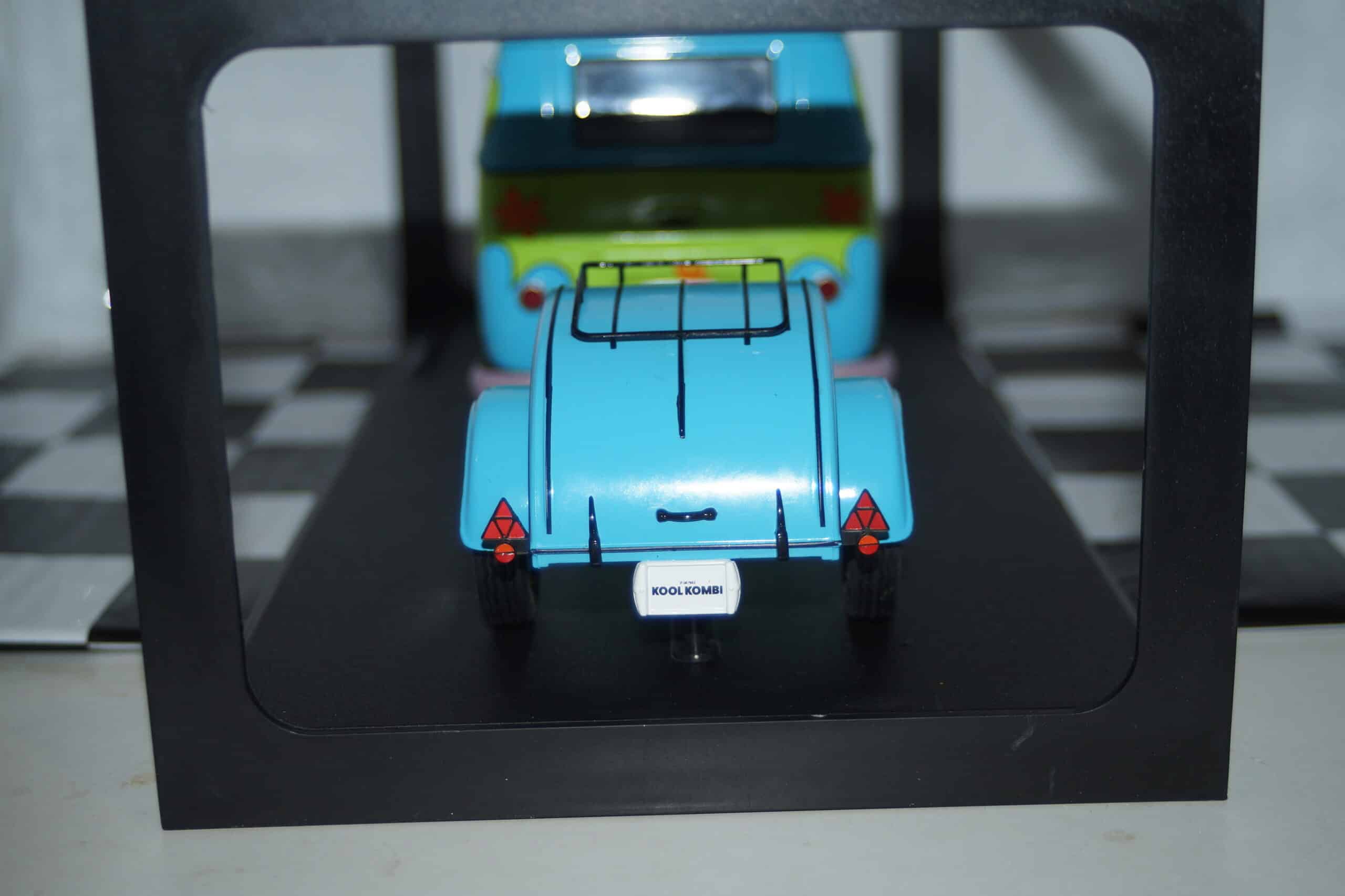 Solido volkswagen kool kombi 2024 ghost hunter with trailer 1:18 s1810904