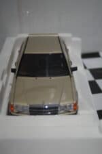 Norev mercedes benz 190e 2.3 1984 smoke silver metallic 1:18 ref 183831