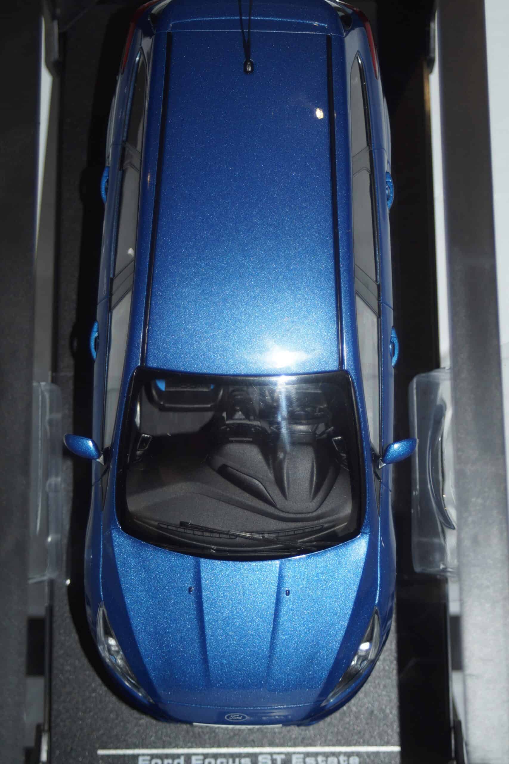 Ixo modelcars ford focus st estate 2015 performance blue metallic 1:18 mcg18465