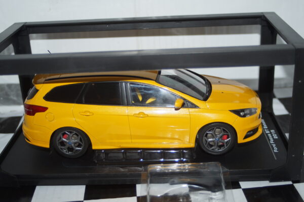 Ixo modelcars ford focus st estate 2015 sunset yellow metallic 1:18 mcg18464