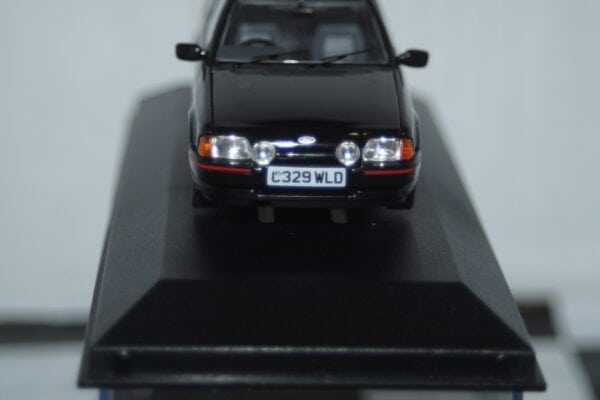 Vanguards ford escort mk4 xr3i black 1/43 ref  va14307a