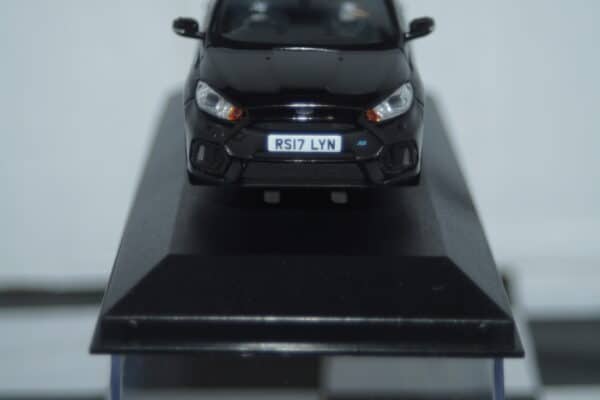 Vanguards ford focus mk3 rs black 1/43 ref  va15305