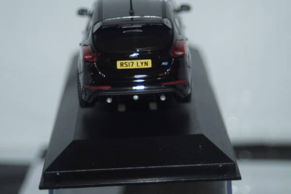 Vanguards ford focus mk3 rs black 1/43 ref  va15305