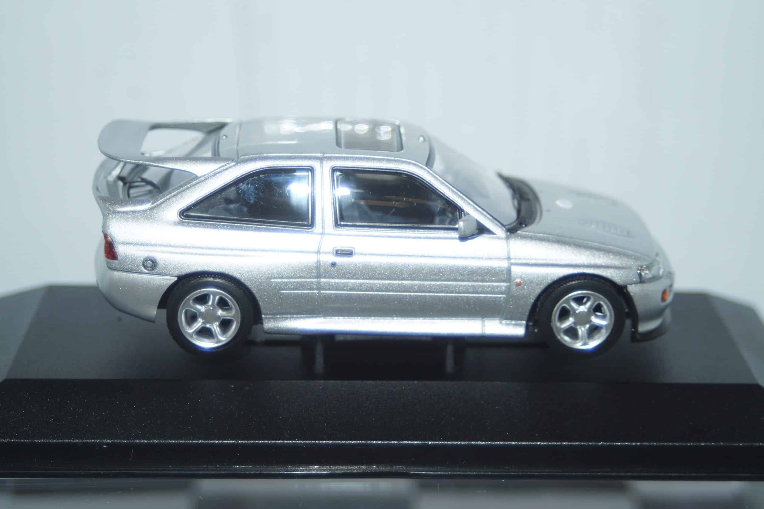 Vanguards ford escort cosworth luxury moondust silver 1/43 ref  va14806