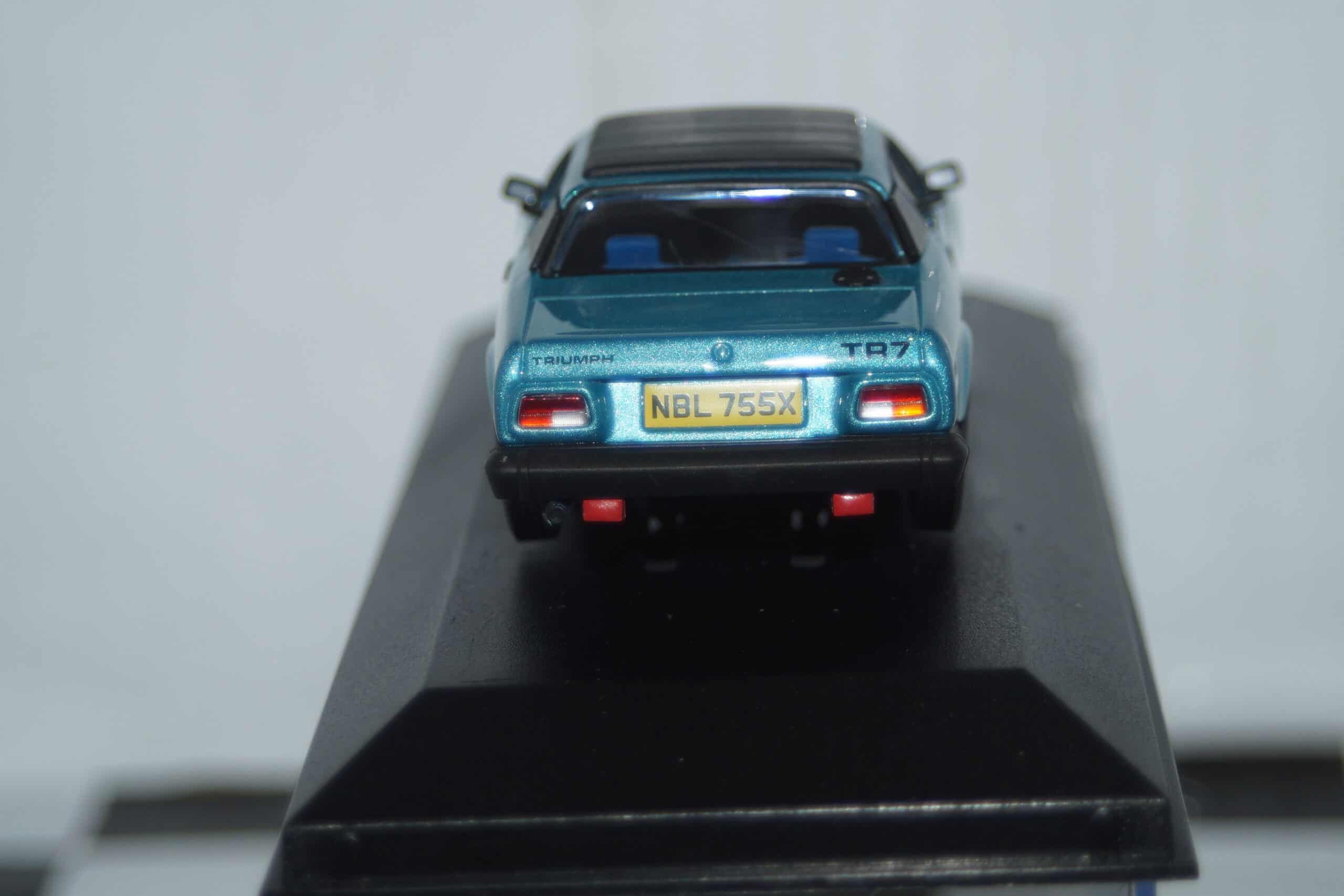 Vanguards triumph tr7 2.0 fhc persian aqua blue va10510 1:43 scale