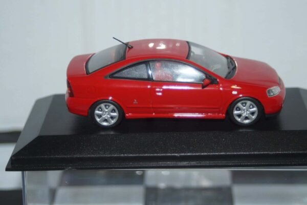 Minichamps opel / vauxhall astra coupe 2000 red 049125