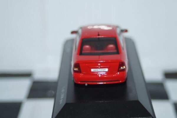 Minichamps opel / vauxhall astra coupe 2000 red 049125