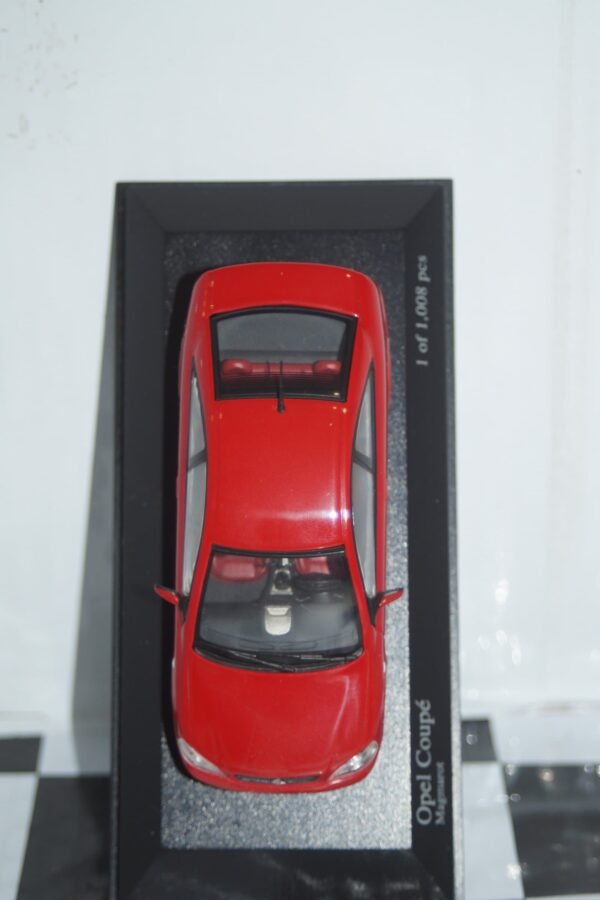 Minichamps opel / vauxhall astra coupe 2000 red 049125