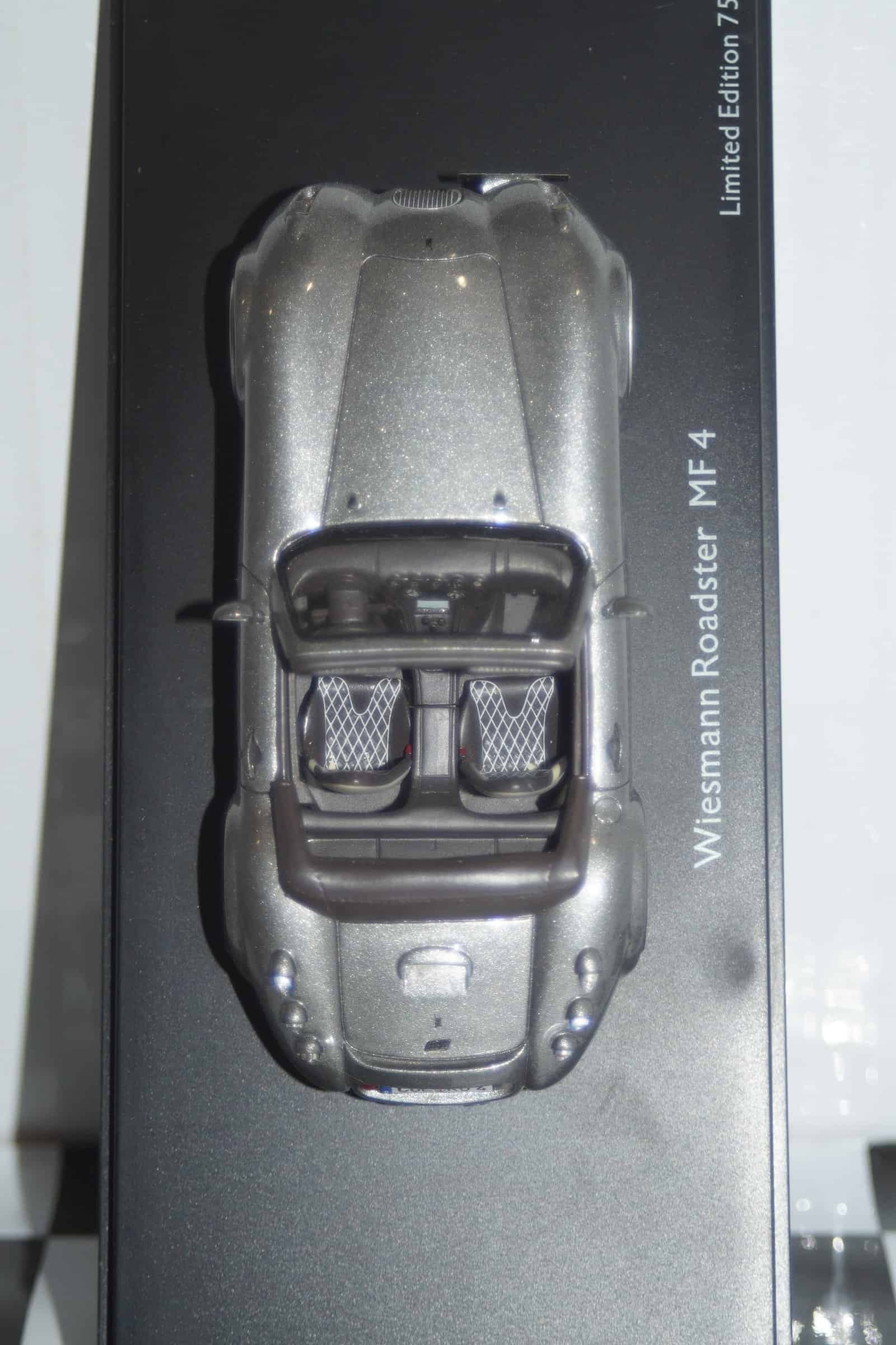 Schuco wiesmann roadster mf 4 grey 1:43 scale diecast ref 08885