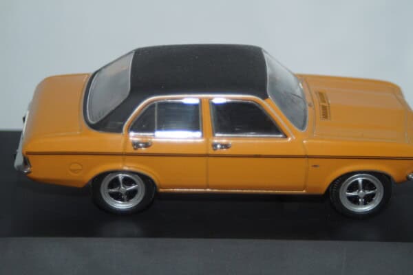 Schuco opel ascona a orange /black roof 1:43,ref 02653