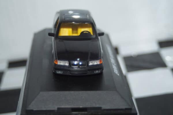 Schuco bmw 316i compact blue 1:43 scale diecast ref 04003 - cracks in case