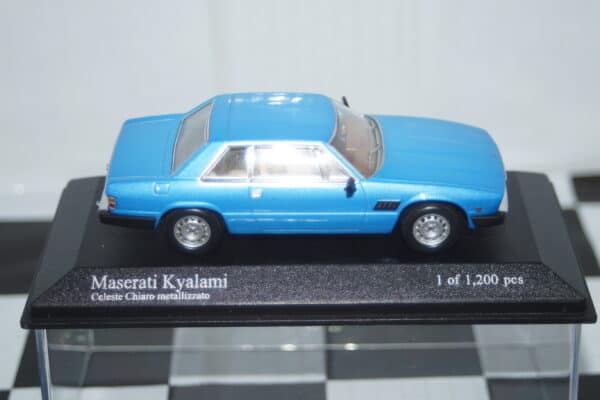 Minichamps maserati kyalami 1982 in blue 1:43 ref 400 123961