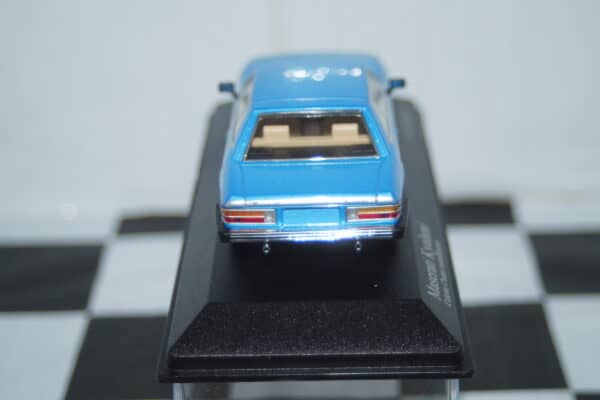 Minichamps maserati kyalami 1982 in blue 1:43 ref 400 123961