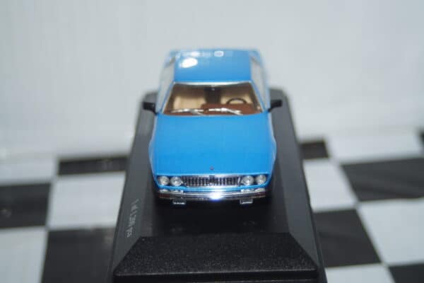 Minichamps maserati kyalami 1982 in blue 1:43 ref 400 123961