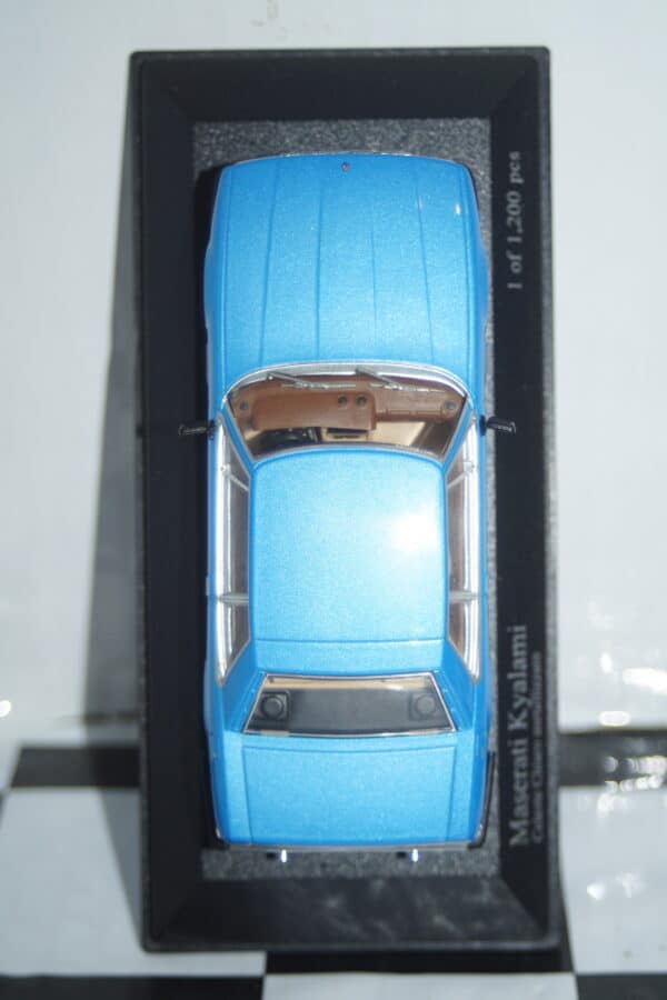 Minichamps maserati kyalami 1982 in blue 1:43 ref 400 123961