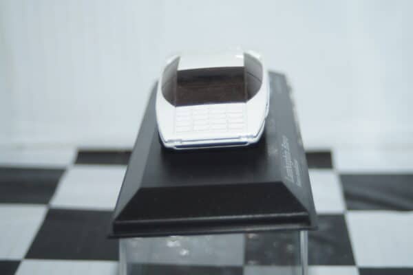 Minichamps lamborghini bravo 1974 white 1:43 400 103670